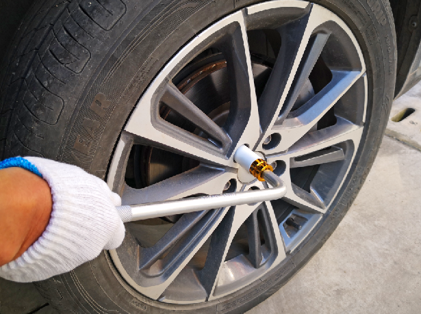 Impact socket set for tire and wheel shop