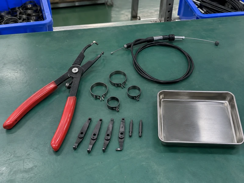 Spring-clamp plier kit with service parts